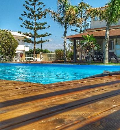 Terramare Punta Braccetto Bed & Breakfast Exterior photo