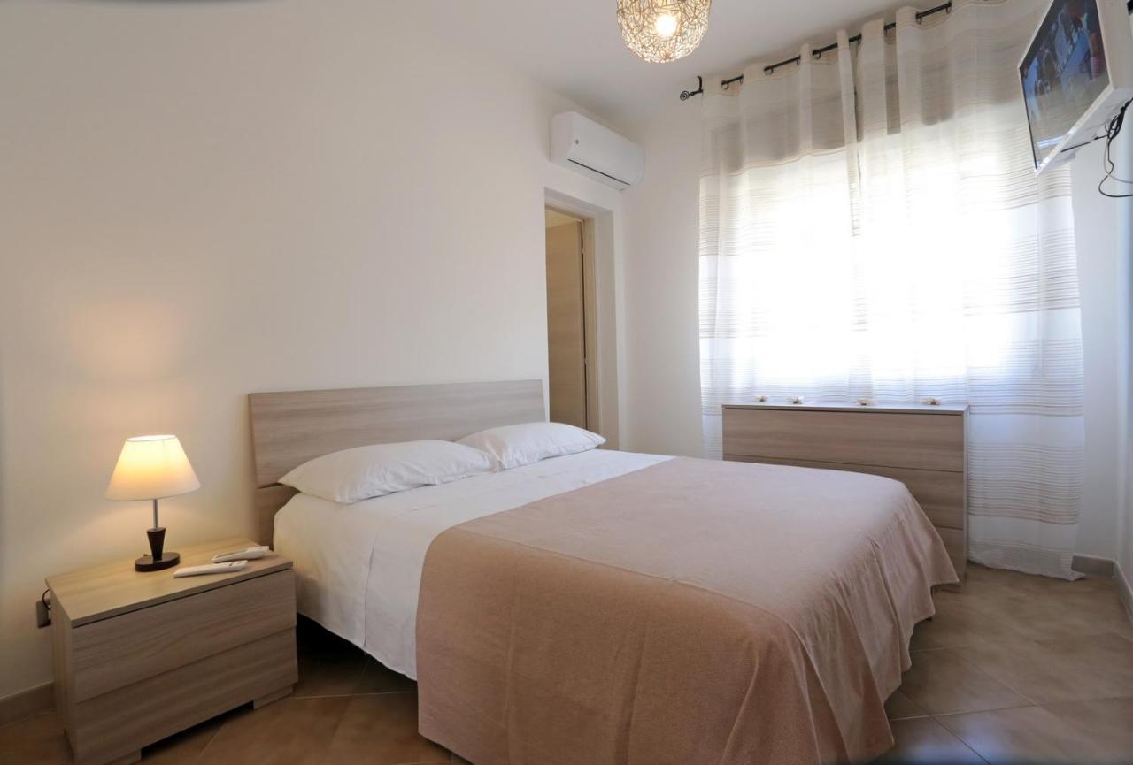 Terramare Punta Braccetto Bed & Breakfast Exterior photo